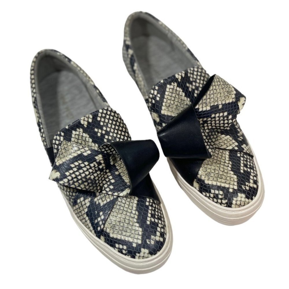 NINE WEST Women's Leather Faux Snakeskin Slip Ons Size 8.5 Med Sneakers Bows EUC